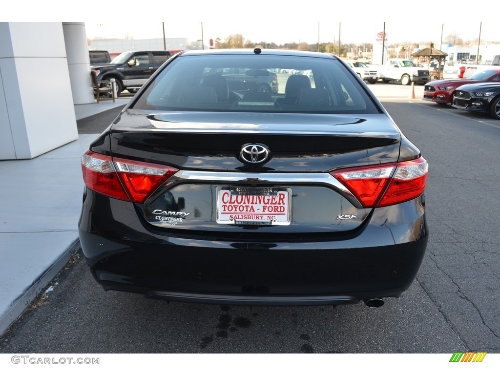 2015 Camry XSE - Attitude Black Metallic / Black photo #4