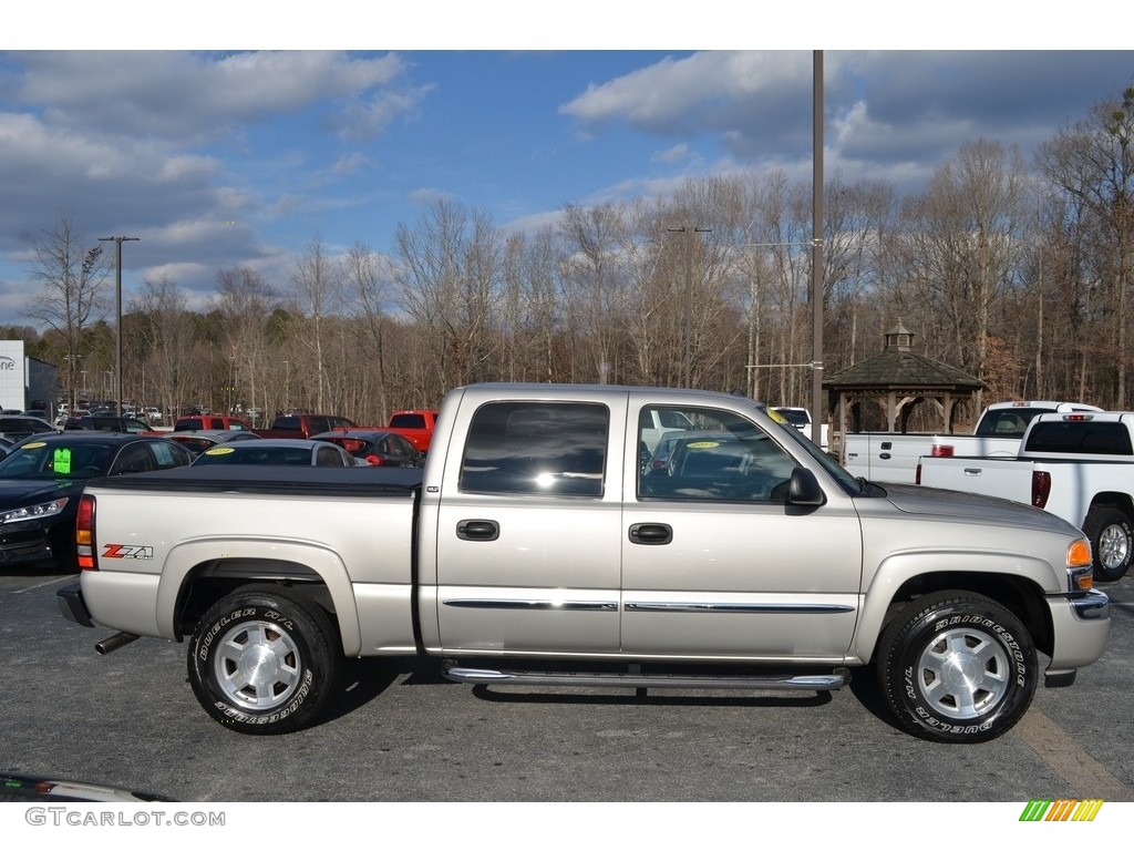 2005 Sierra 1500 SLT Crew Cab 4x4 - Sand Beige Metallic / Dark Pewter photo #2