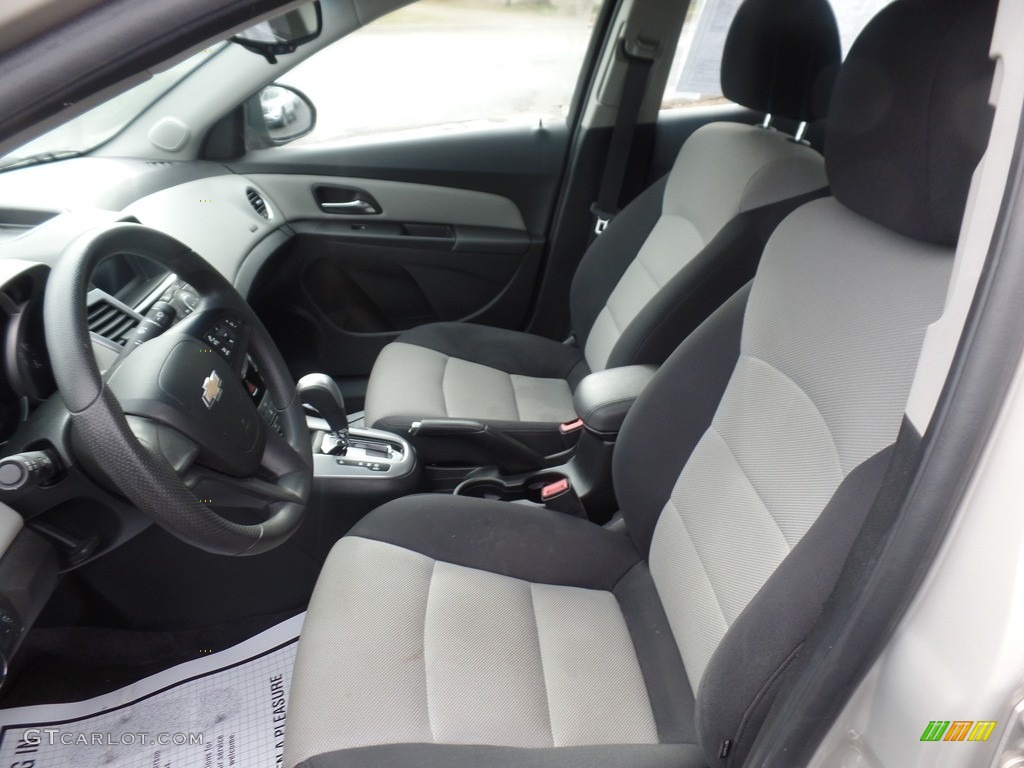 2012 Cruze LS - Gold Mist Metallic / Jet Black/Medium Titanium photo #10