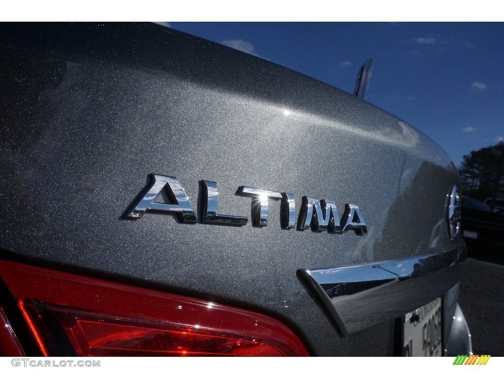 2017 Altima 2.5 SL - Gun Metallic / Charcoal photo #14