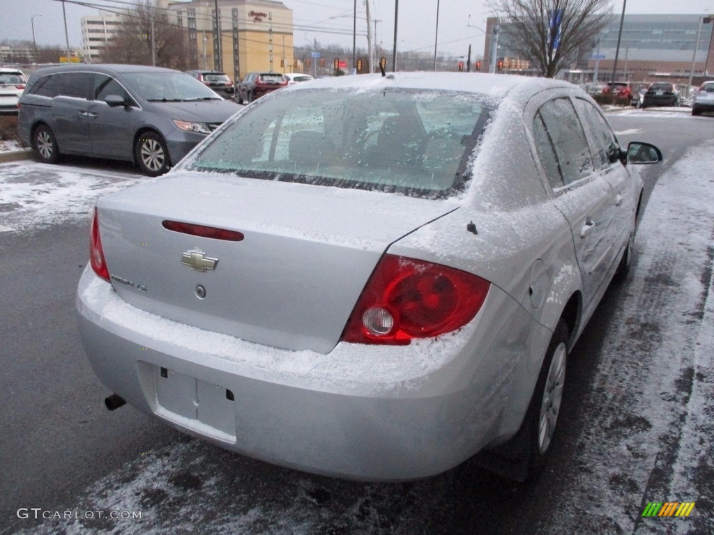 2009 Cobalt LS Sedan - Silver Ice Metallic / Gray photo #5