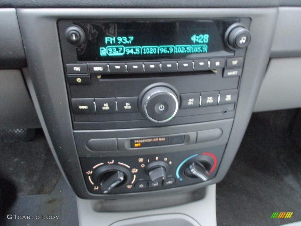 2009 Cobalt LS Sedan - Silver Ice Metallic / Gray photo #14