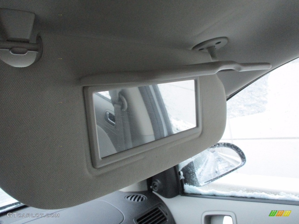 2009 Cobalt LS Sedan - Silver Ice Metallic / Gray photo #16