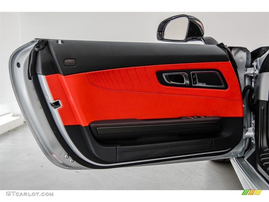 2018 Mercedes-Benz AMG GT C Roadster Red Pepper/Black Door Panel Photo #124370187