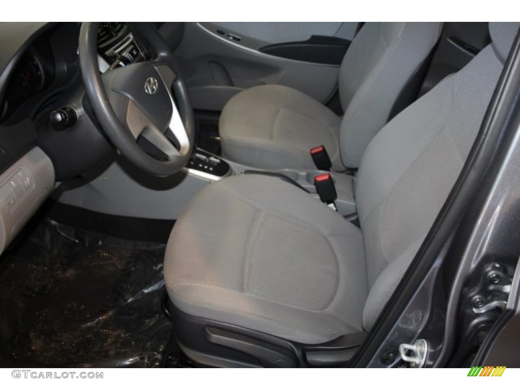 2013 Accent GLS 4 Door - Cyclone Gray / Gray photo #11