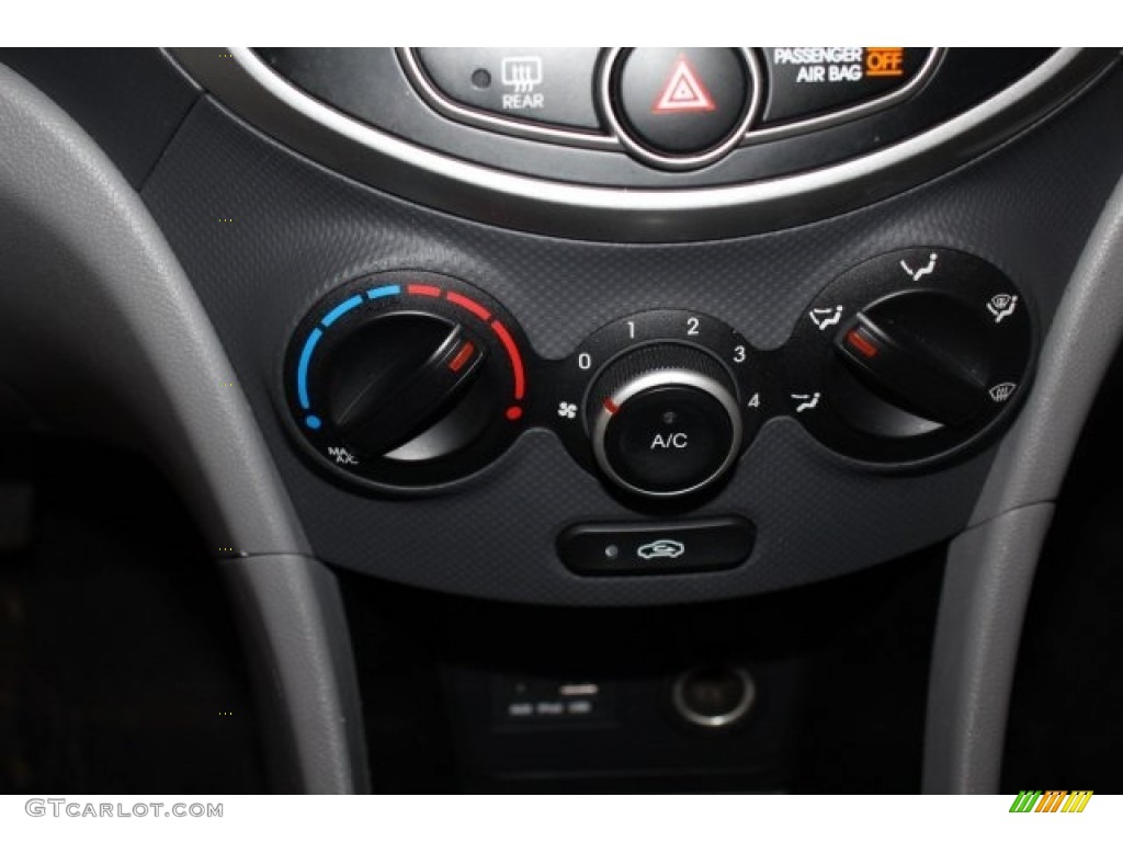 2013 Accent GLS 4 Door - Cyclone Gray / Gray photo #16