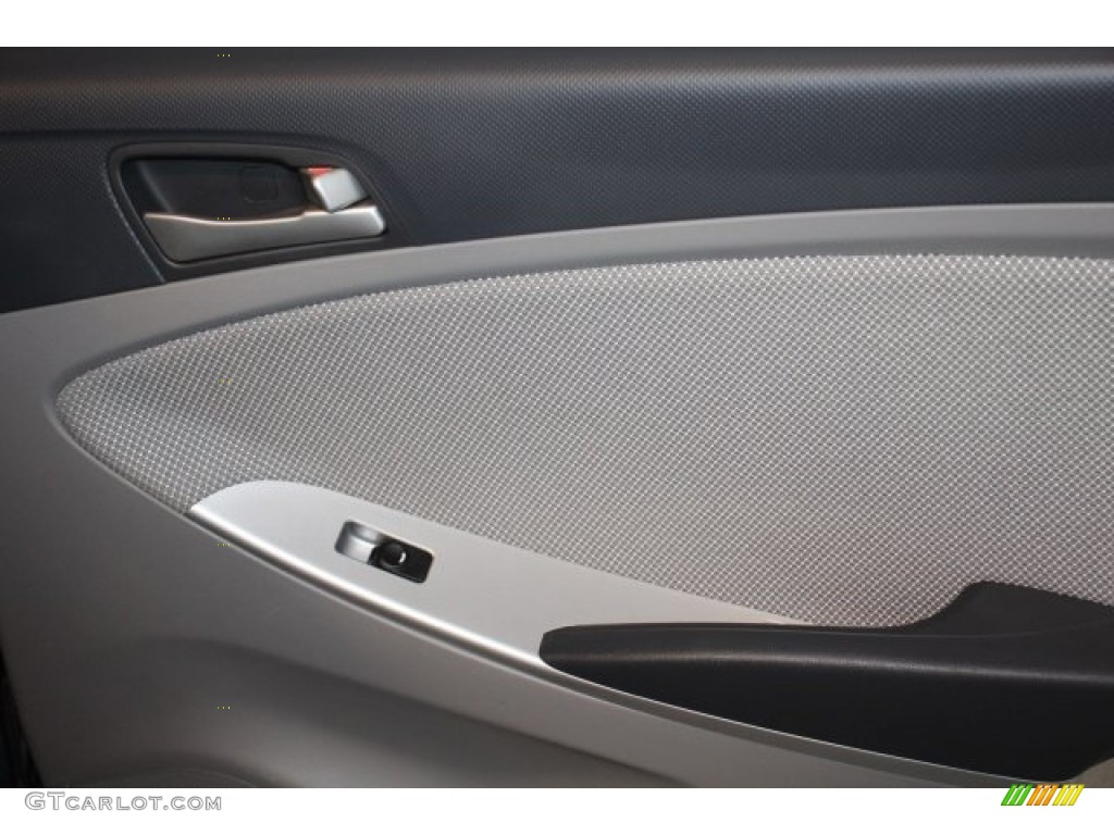 2013 Accent GLS 4 Door - Cyclone Gray / Gray photo #21