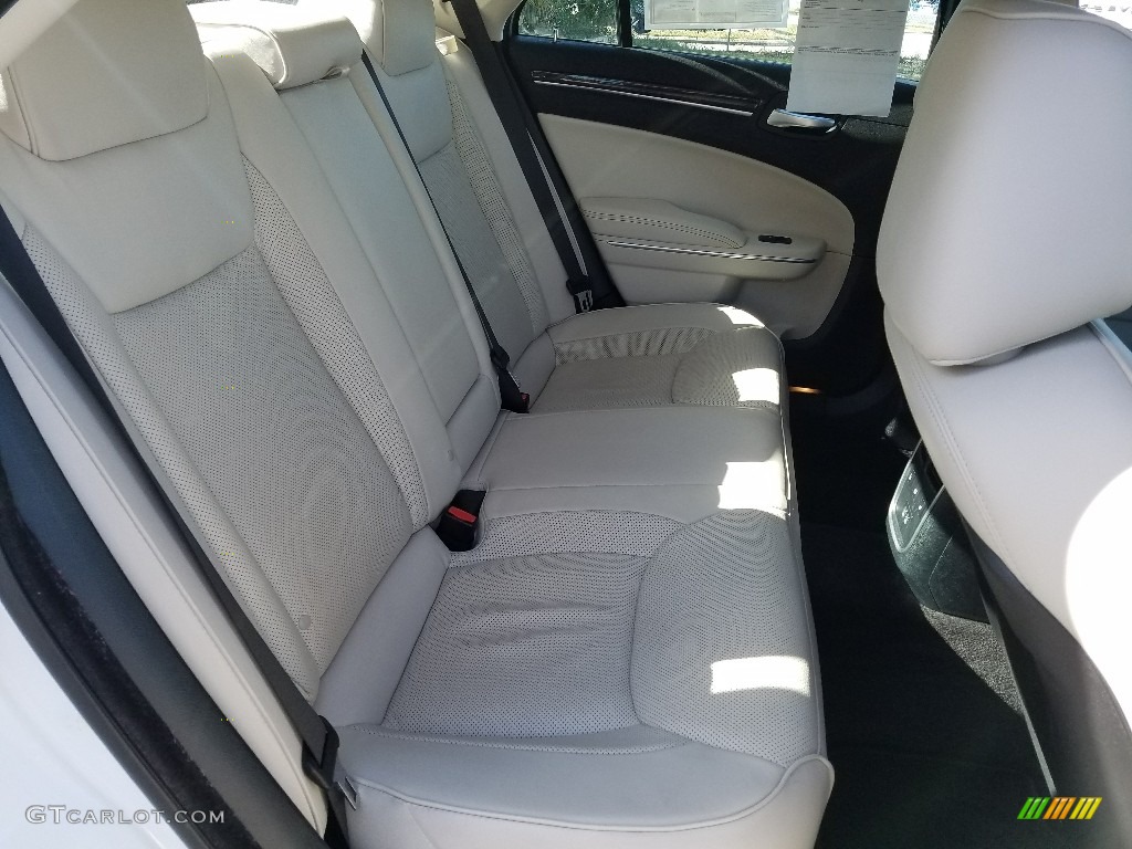 2017 Chrysler 300 C Rear Seat Photos