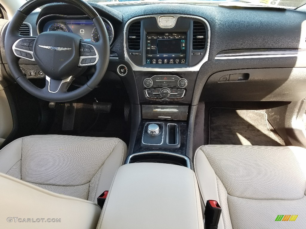 2017 Chrysler 300 C Black/Linen Dashboard Photo #124377387