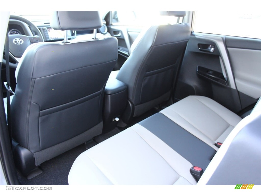 2018 RAV4 Limited - Silver Sky Metallic / Ash photo #27