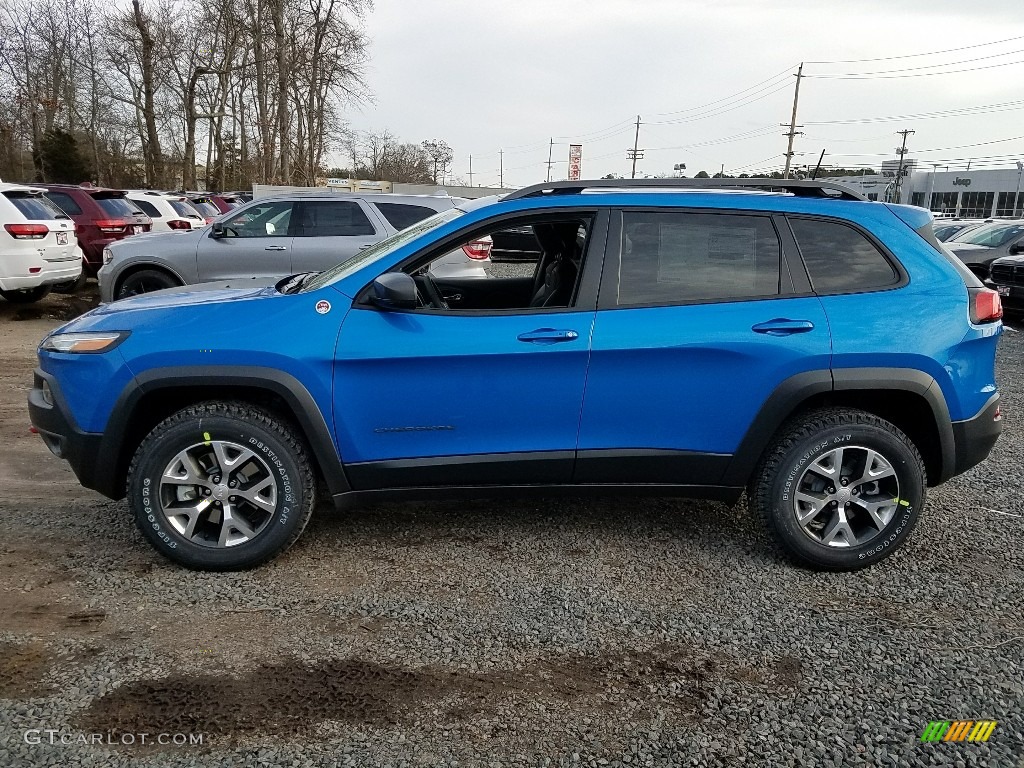 2018 Cherokee Trailhawk 4x4 - Hydro Blue Pearl / Black photo #3