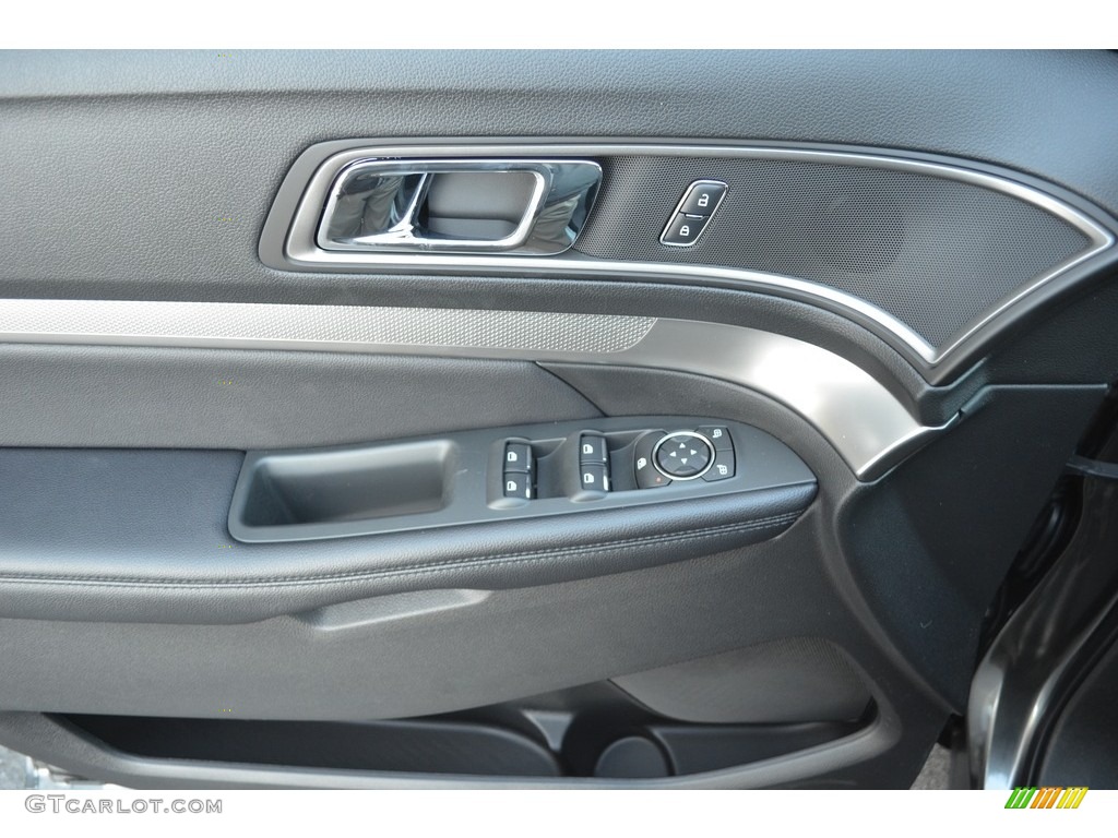 2018 Explorer XLT - Magnetic Metallic / Medium Stone photo #5