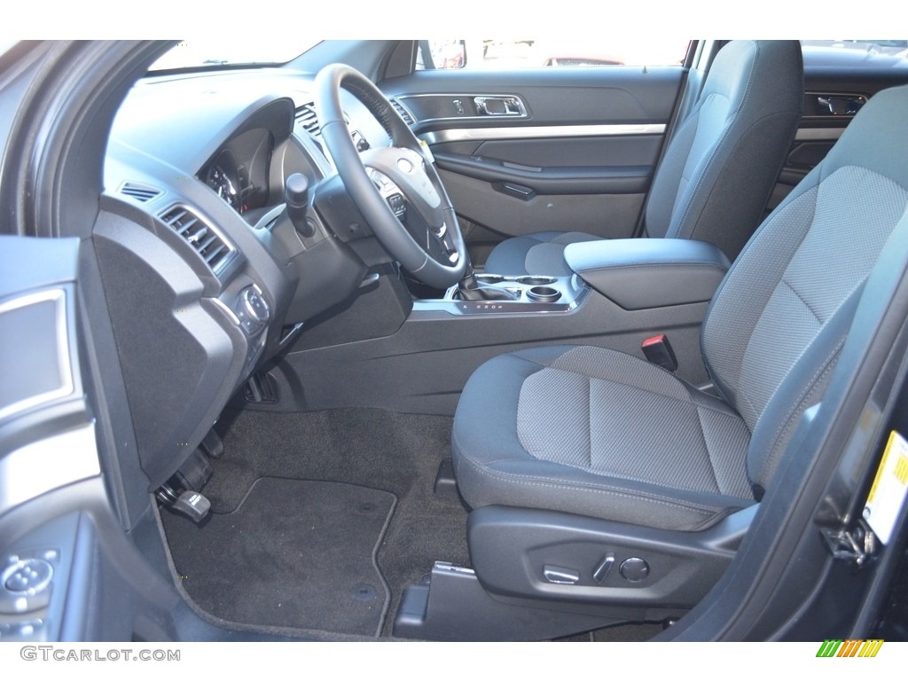 Medium Stone Interior 2018 Ford Explorer XLT Photo #124386124