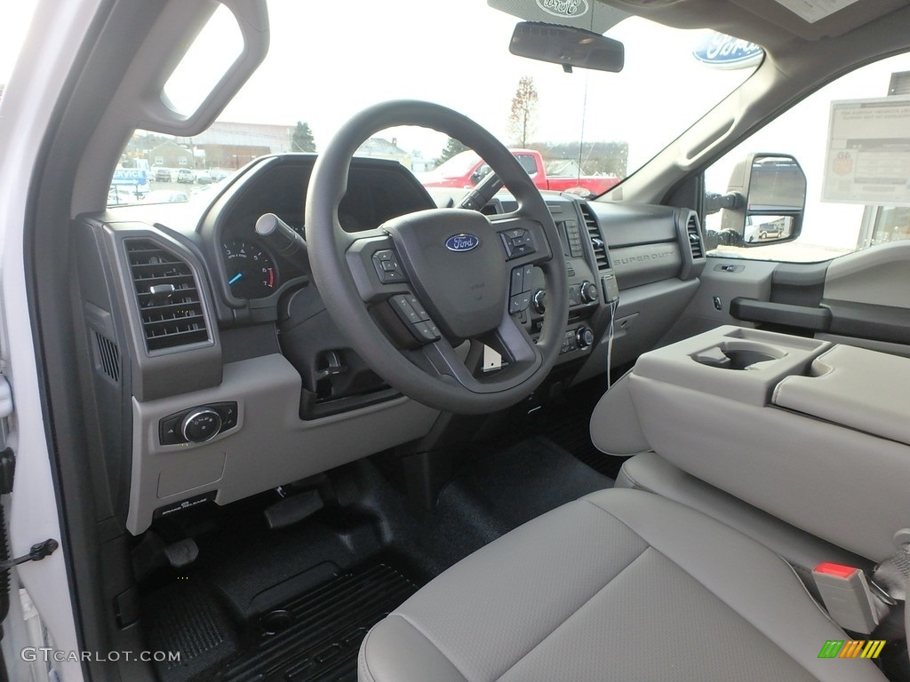 Earth Gray Interior 2018 Ford F250 Super Duty XL Regular Cab 4x4 Photo #124389679