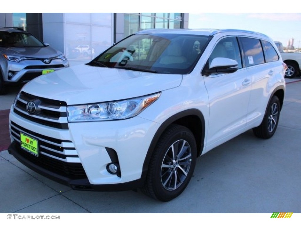 2018 Highlander XLE - Blizzard White Pearl / Almond photo #3