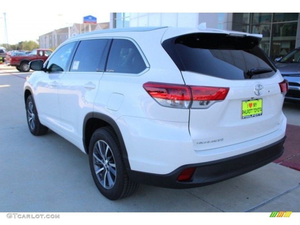2018 Highlander XLE - Blizzard White Pearl / Almond photo #5