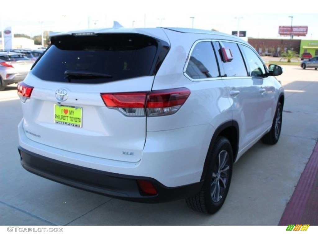 2018 Highlander XLE - Blizzard White Pearl / Almond photo #7