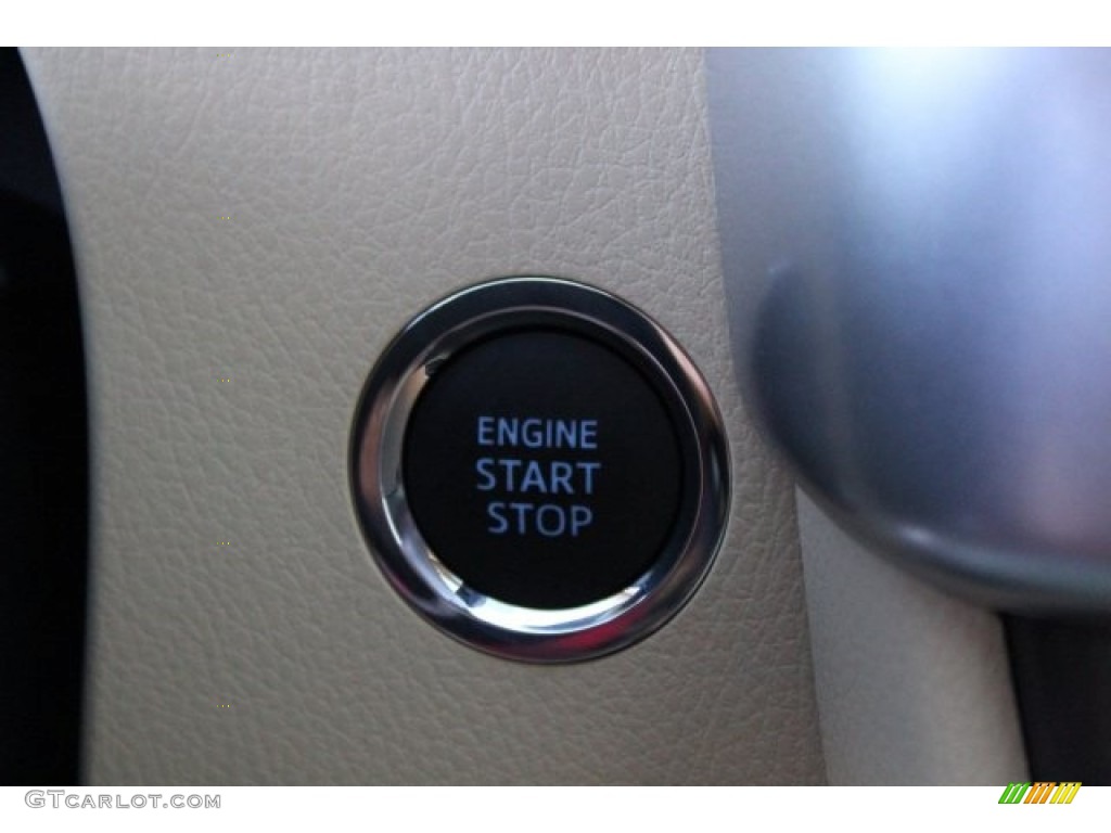 2018 Highlander XLE - Blizzard White Pearl / Almond photo #15