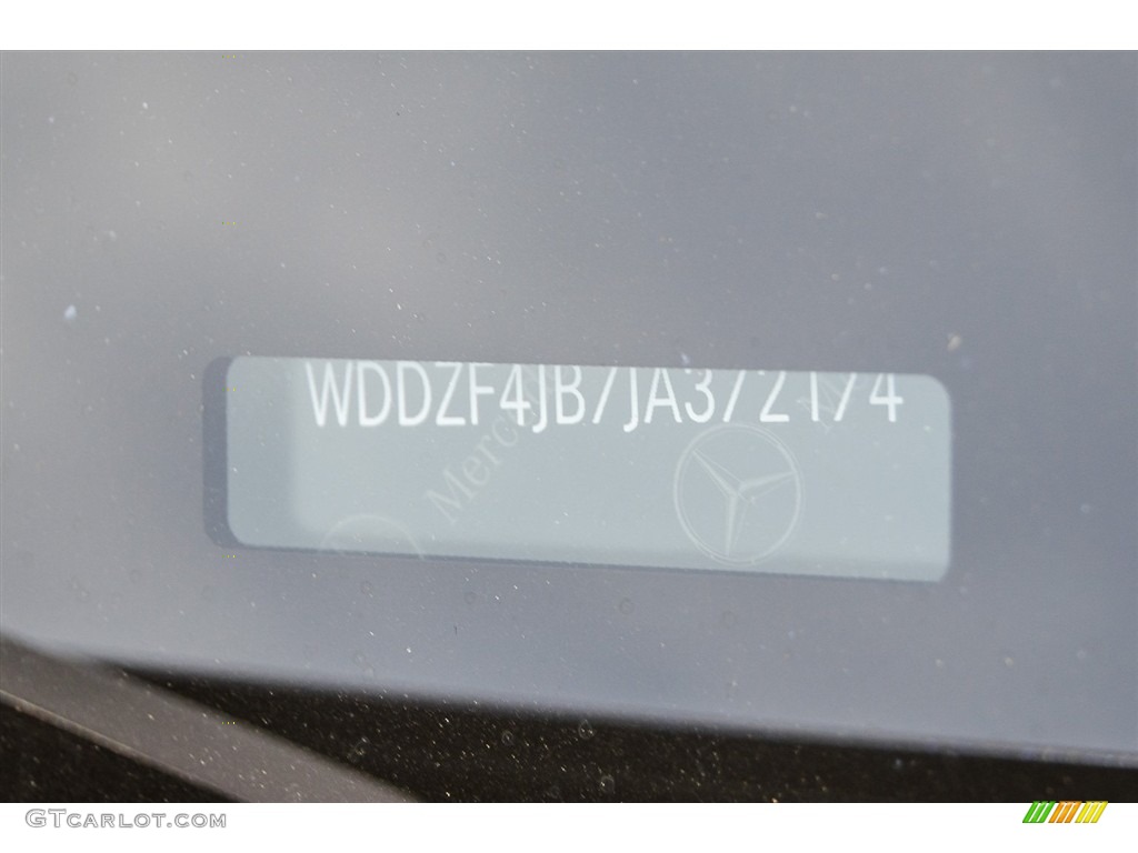 2018 E 300 Sedan - Lunar Blue Metallic / Macchiato Beige/Black photo #10