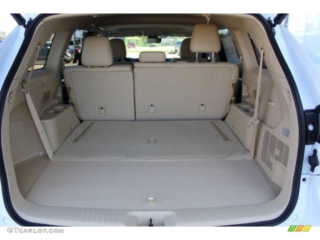 2018 Highlander XLE - Blizzard White Pearl / Almond photo #24