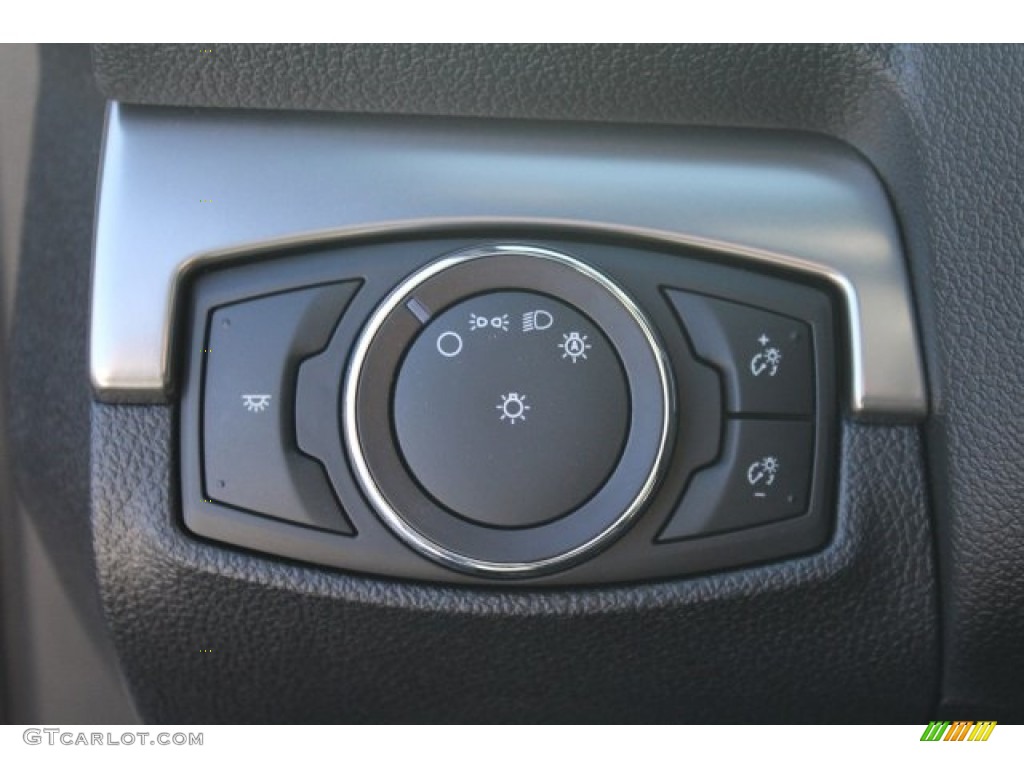 2018 Ford Explorer XLT Controls Photo #124394496