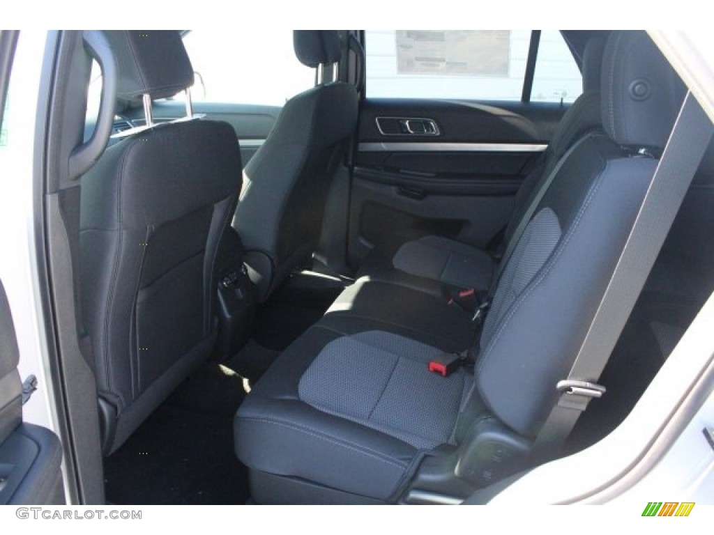 2018 Explorer XLT - Ingot Silver / Ebony Black photo #22
