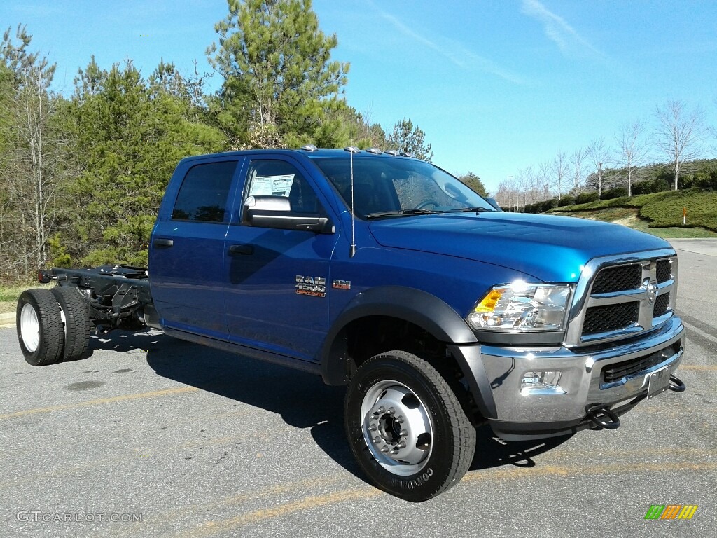 2018 4500 Tradesman Crew Cab 4x4 Chassis - Blue Streak Pearl / Black/Diesel Gray photo #5