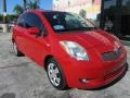 Absolutely Red - Yaris 3 Door Liftback Photo No. 4