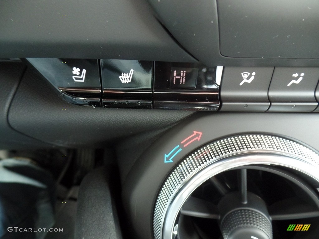 2018 Chevrolet Camaro ZL1 Coupe Controls Photo #124398487