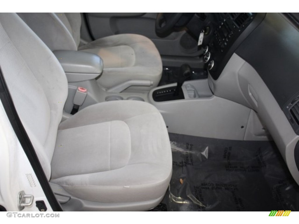 2009 Spectra LX Sedan - Clear White / Beige photo #20
