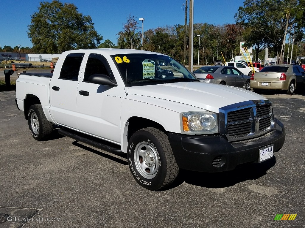 2006 Dakota ST Quad Cab - Bright White / Medium Slate Gray photo #7