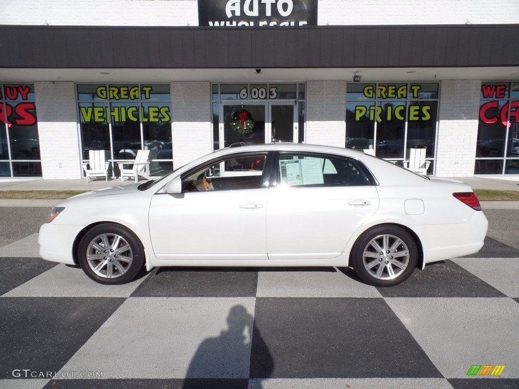Blizzard White Pearl Toyota Avalon