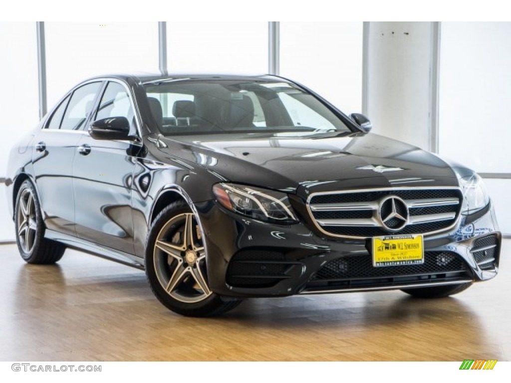 2018 E 400 4Matic Sedan - Black / Black photo #24