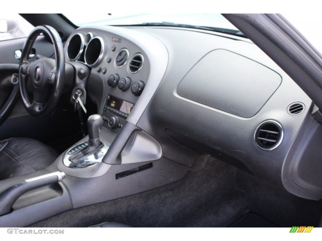 2008 Solstice GXP Roadster - Cool Silver / Ebony photo #26