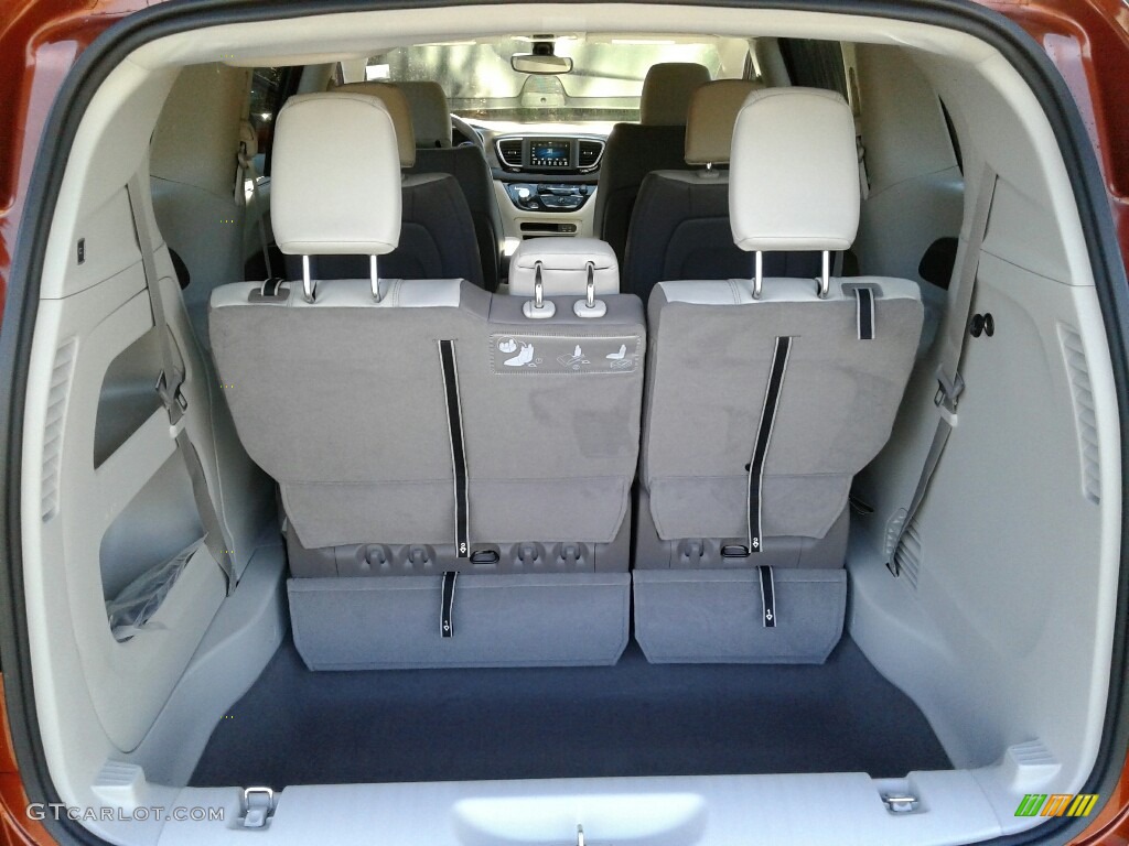 2018 Chrysler Pacifica Touring L Trunk Photo #124413332