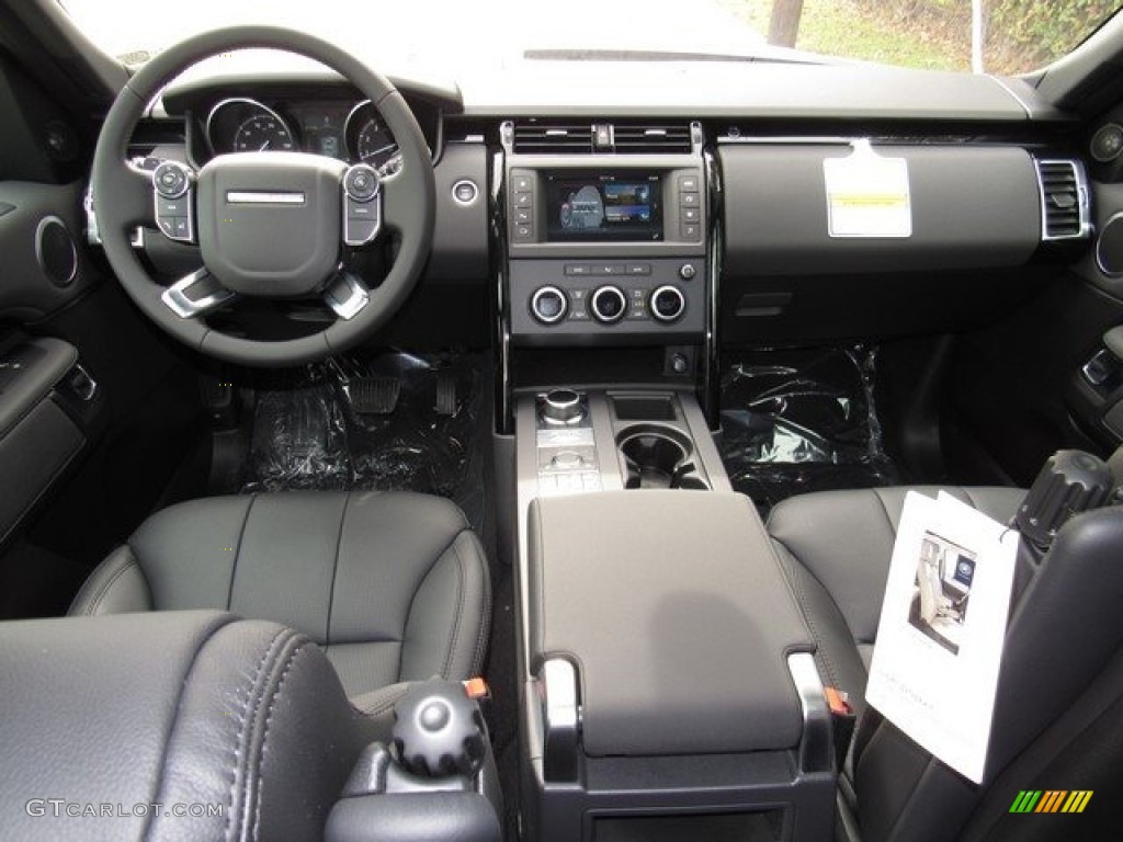 2017 Land Rover Discovery SE Ebony/Ebony Dashboard Photo #124413449