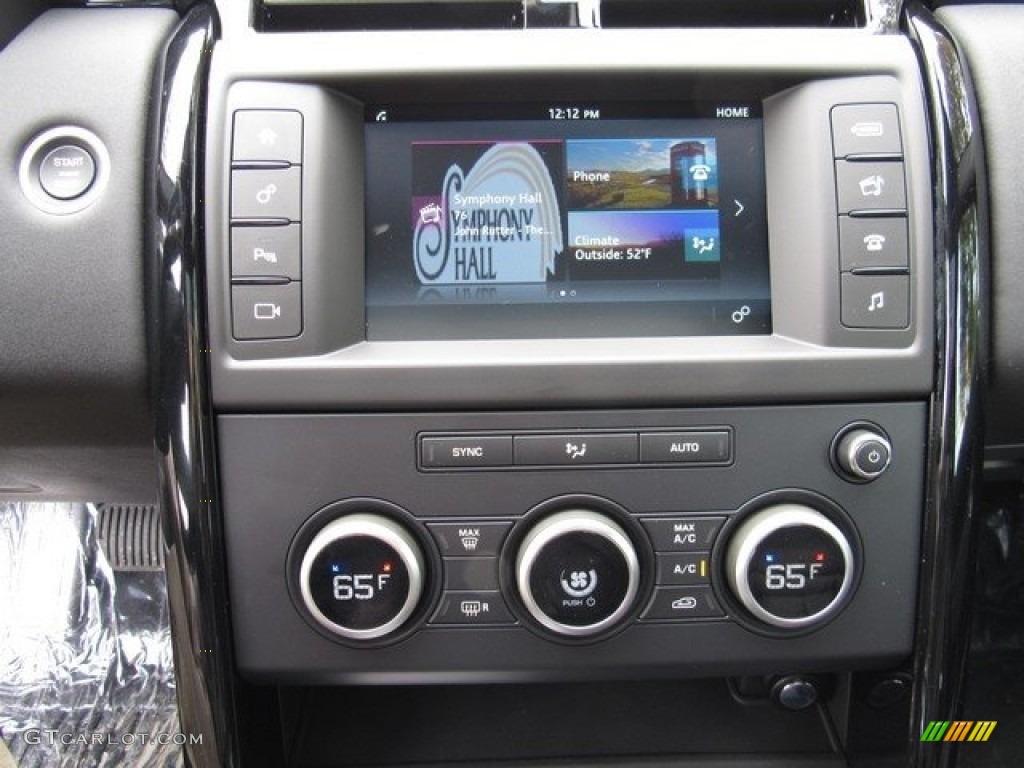 2017 Land Rover Discovery SE Controls Photo #124413719