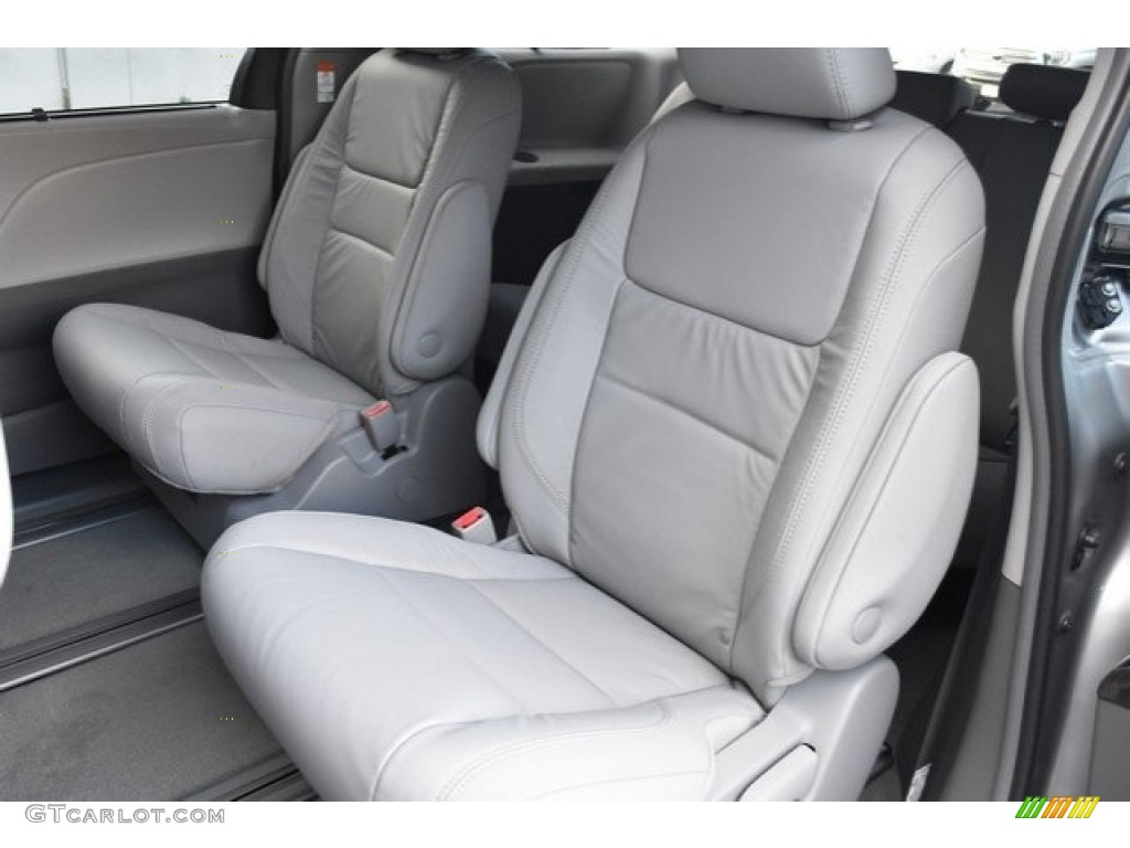 Gray Interior 2018 Toyota Sienna XLE AWD Photo #124418848