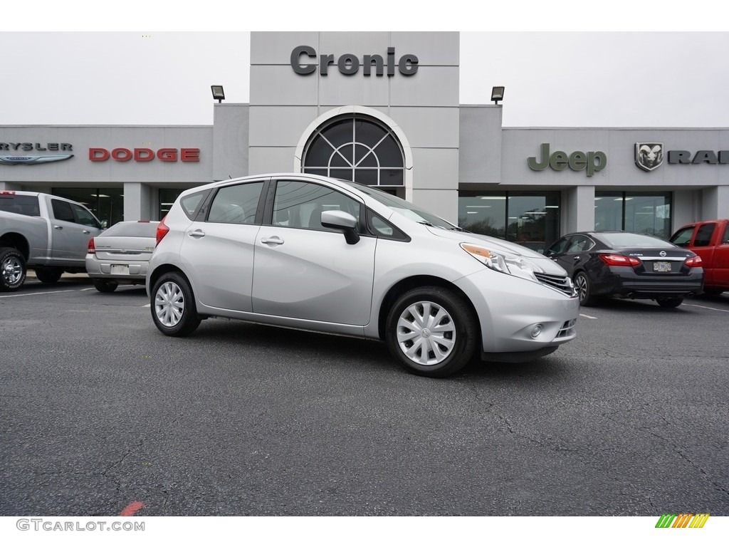 2016 Versa Note SV - Brilliant Silver / Charcoal photo #1