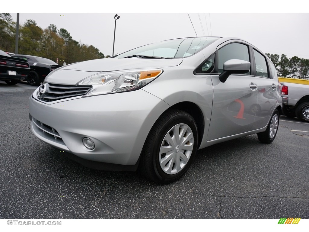 2016 Nissan Versa Note SV Exterior Photos
