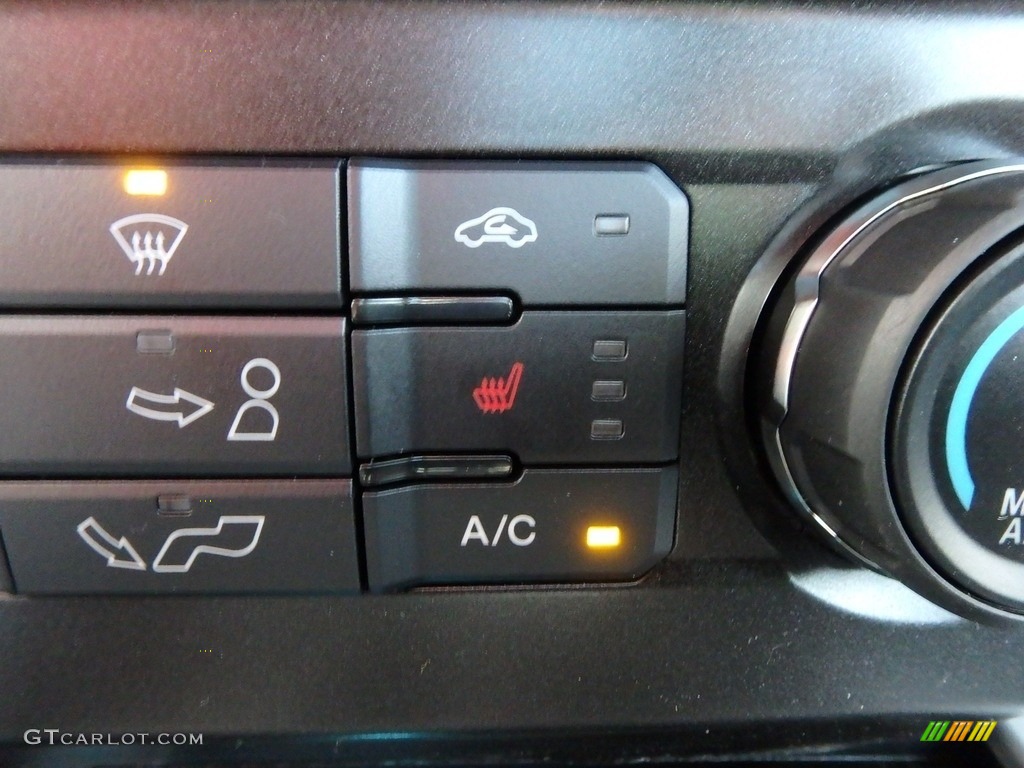 2018 Ford F150 SVT Raptor SuperCrew 4x4 Controls Photo #124425946