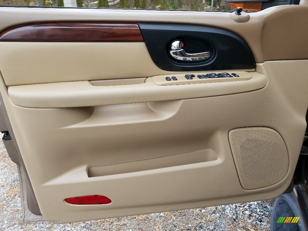 2003 Envoy SLT 4x4 - Sandalwood Metallic / Light Oak photo #12