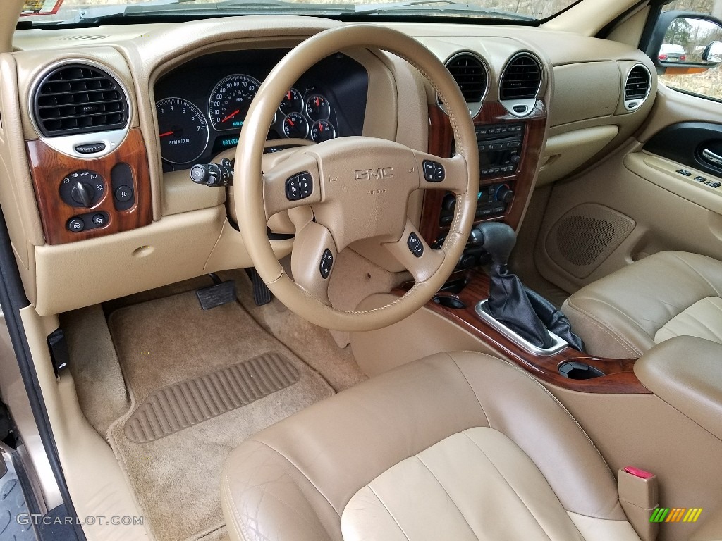 2003 Envoy SLT 4x4 - Sandalwood Metallic / Light Oak photo #13