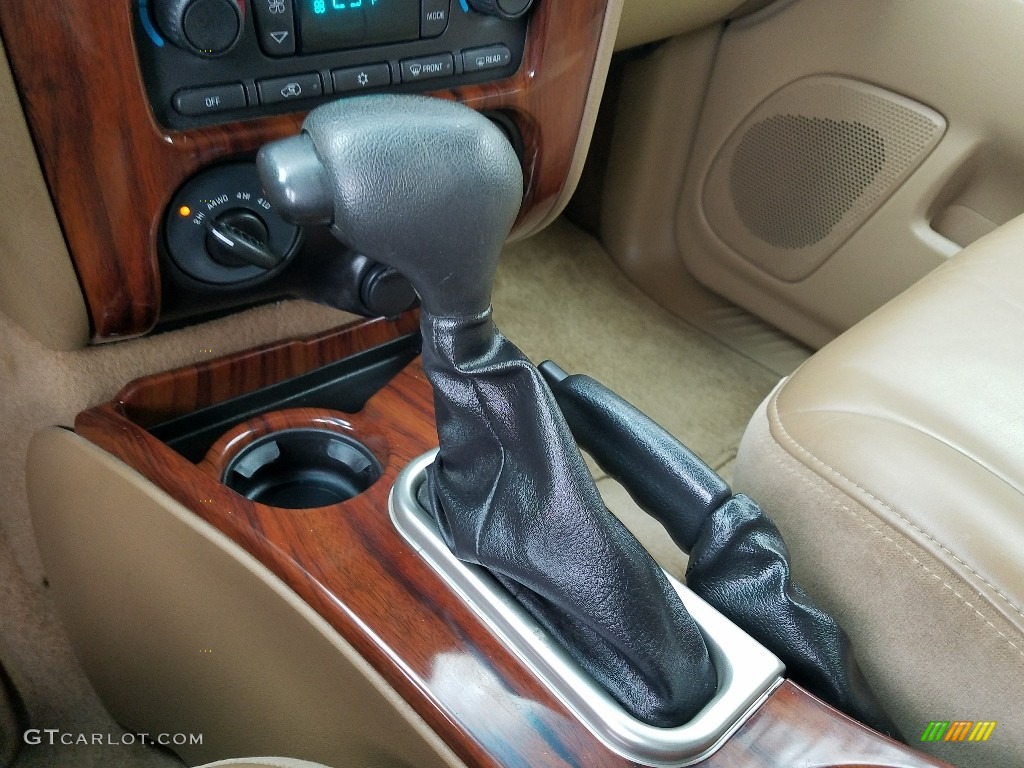 2003 Envoy SLT 4x4 - Sandalwood Metallic / Light Oak photo #16