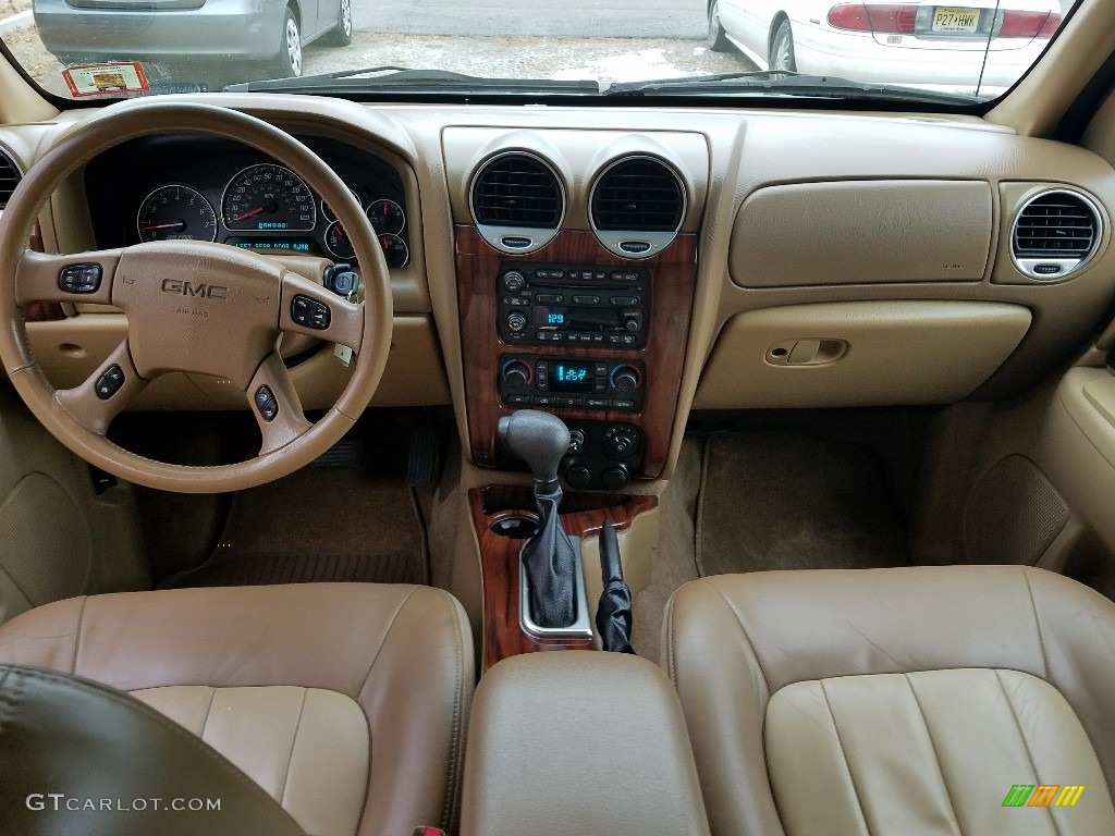 2003 Envoy SLT 4x4 - Sandalwood Metallic / Light Oak photo #23
