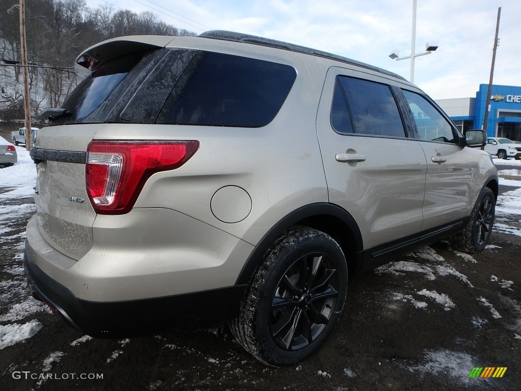 2017 Explorer XLT 4WD - White Gold / Sport Appearance Dark Earth Gray photo #2