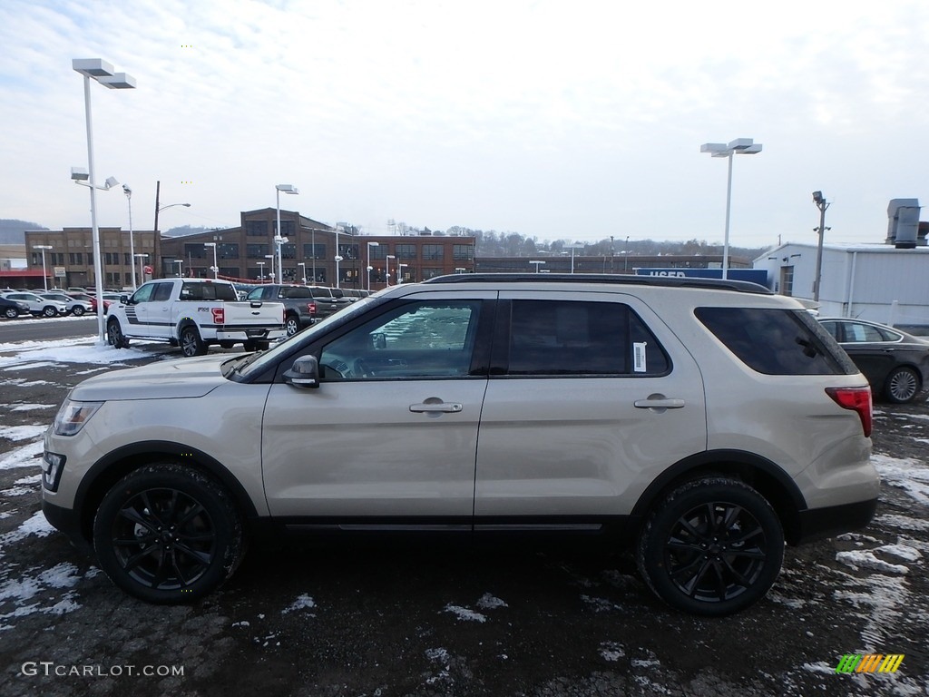 2017 Explorer XLT 4WD - White Gold / Sport Appearance Dark Earth Gray photo #5