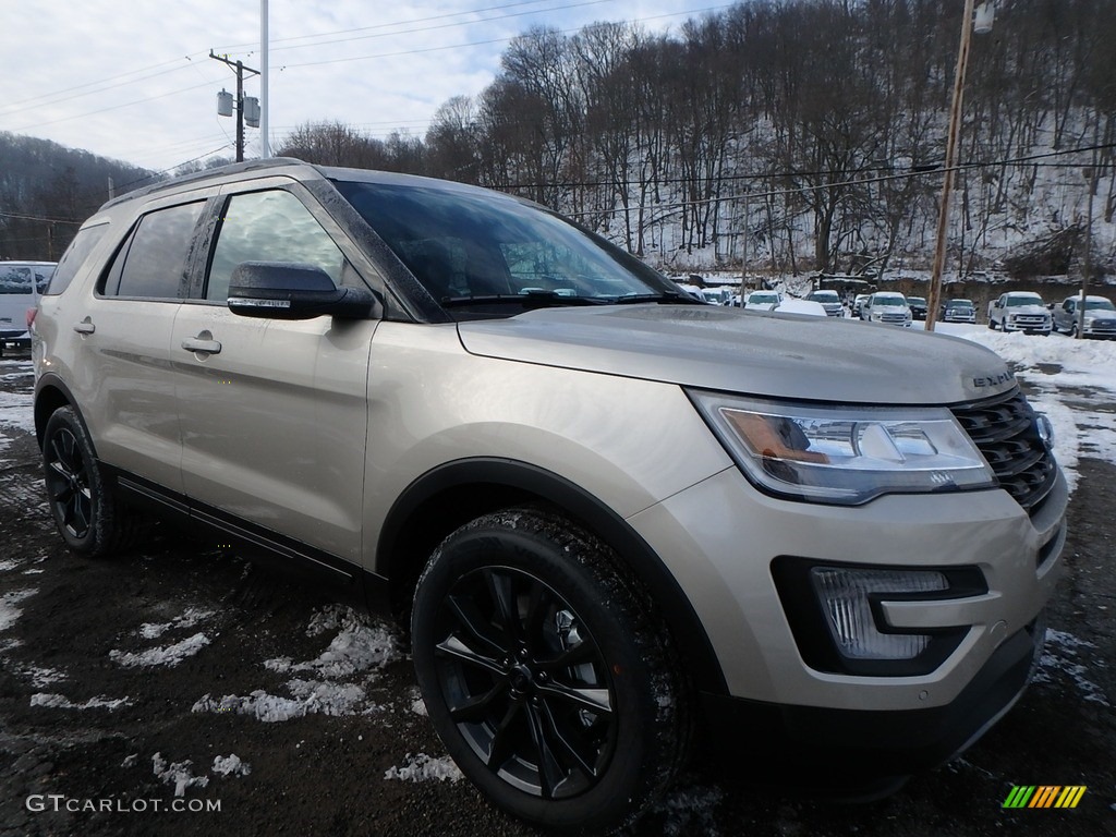 2017 Explorer XLT 4WD - White Gold / Sport Appearance Dark Earth Gray photo #8