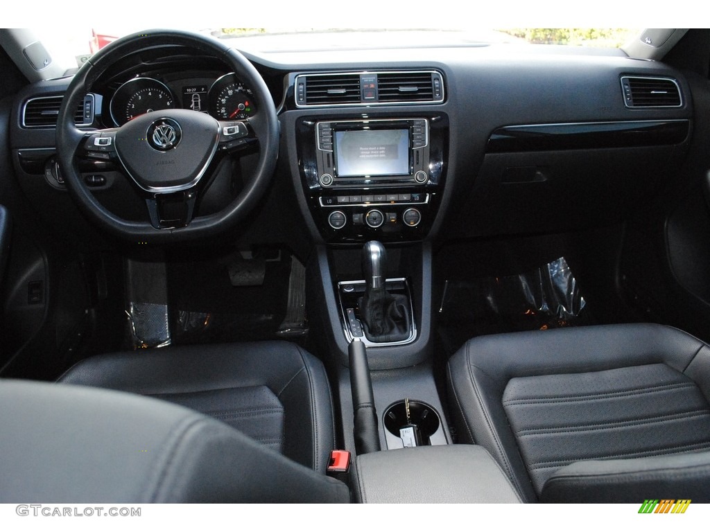 2017 Volkswagen Jetta SEL Titan Black Dashboard Photo #124439731