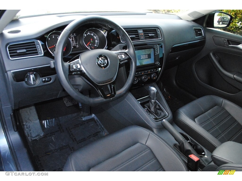 Titan Black Interior 2017 Volkswagen Jetta SEL Photo #124439752